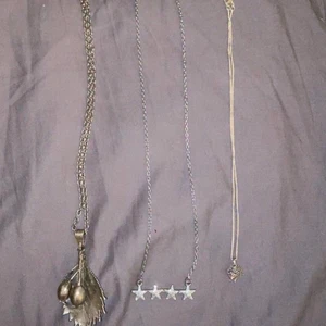 Halsband - Fina halsband som jag gillar men aldrig kommit till användning 