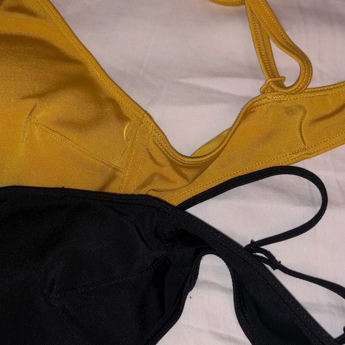 Bikini överdelar från Monki! - 90