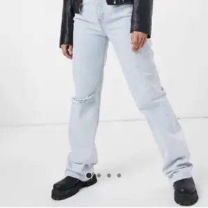 Säljer dess snygga jeans feån ASOS som jag inte har fått någon användning av❤️