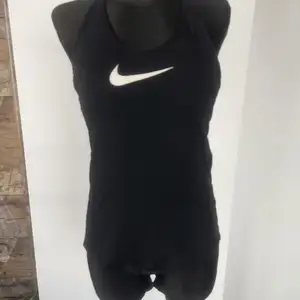 Sport linne från Nike i storlek M i fint skick