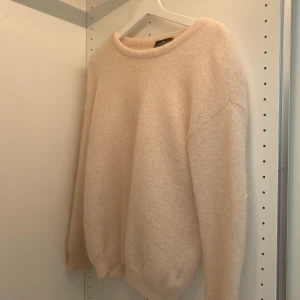 Little remix tröja - Jätte fin ljus rosa stickad tröja. Storlek 18, men passar som en M! Köpt från kidsbrandstore