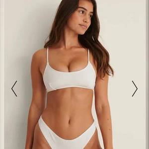 Bikini överdel stl S - Säljer denna helt oanvända bikini övderdelen från Na-kd, den var tyvärr förliten för mig och prislappen sitter kvar.