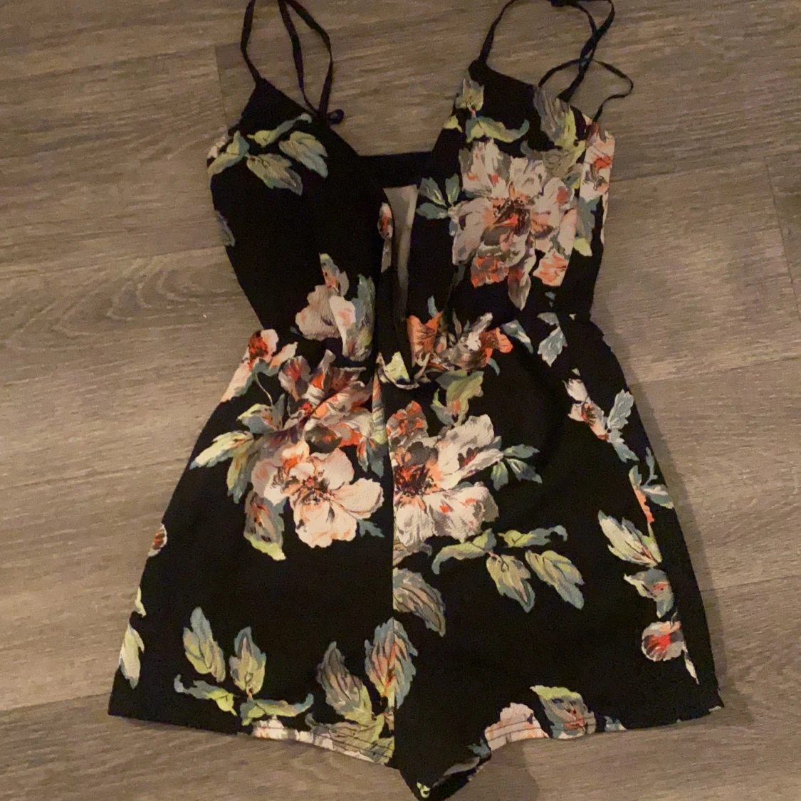 Boohoo jumpsuit storlek 8 - 90