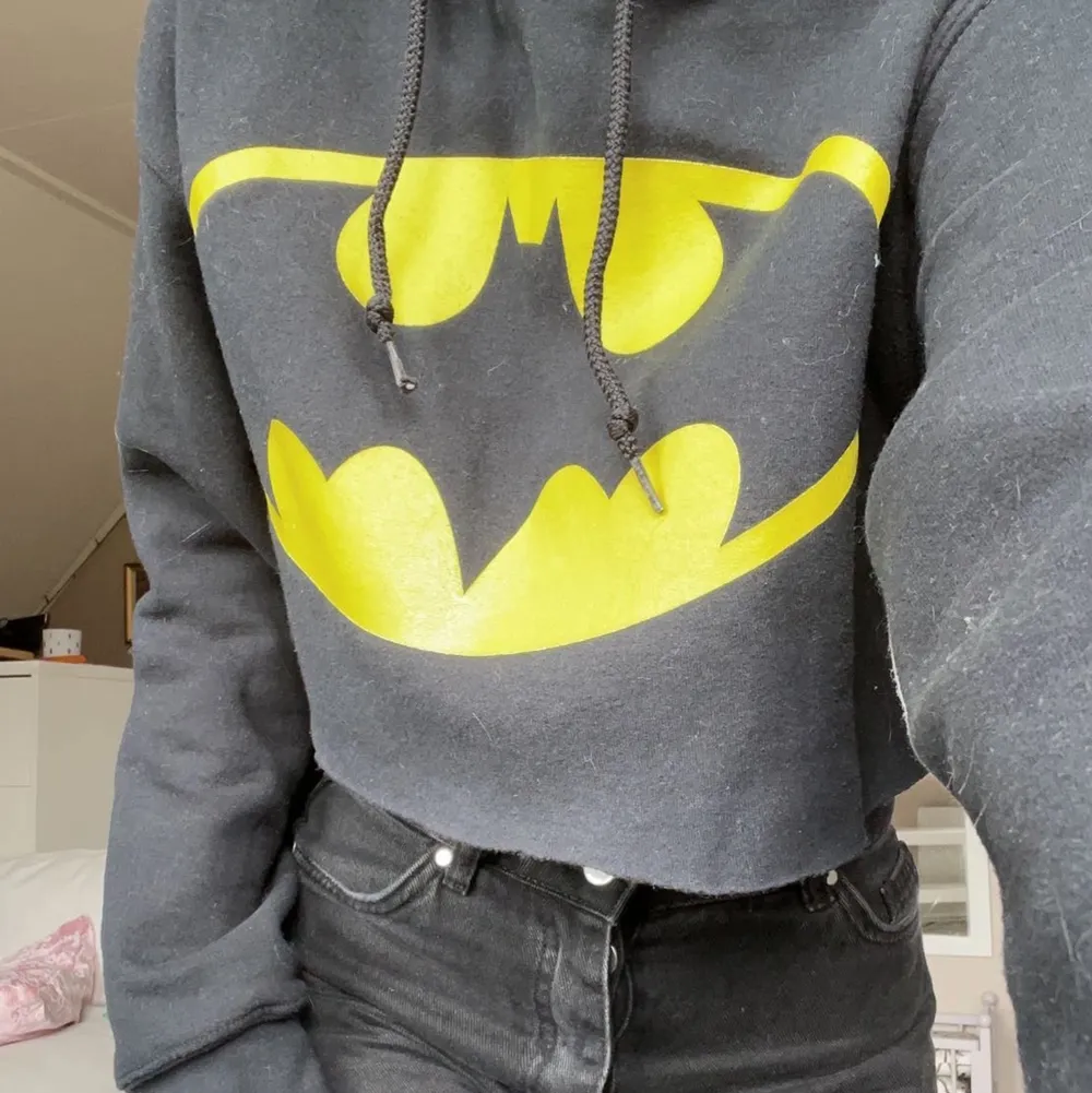 Klippt Batman hoodie, SUPER mjuk och bekväm! Använd flertal gånger.. Tröjor & Koftor.