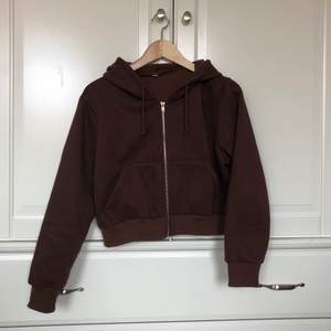 Skitsnygg hoodie från Shein, den är i storlek L men skulle säga att den närmare M. Endast provad. Nypris: 259 kr