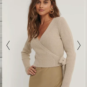 Stickad tröja NAKD - Säljer nu min favorittröja från Nakd då den har blivit lite för stor för mig. Nypris 399, jag säljer den för 150. Sparsamt använd 💕