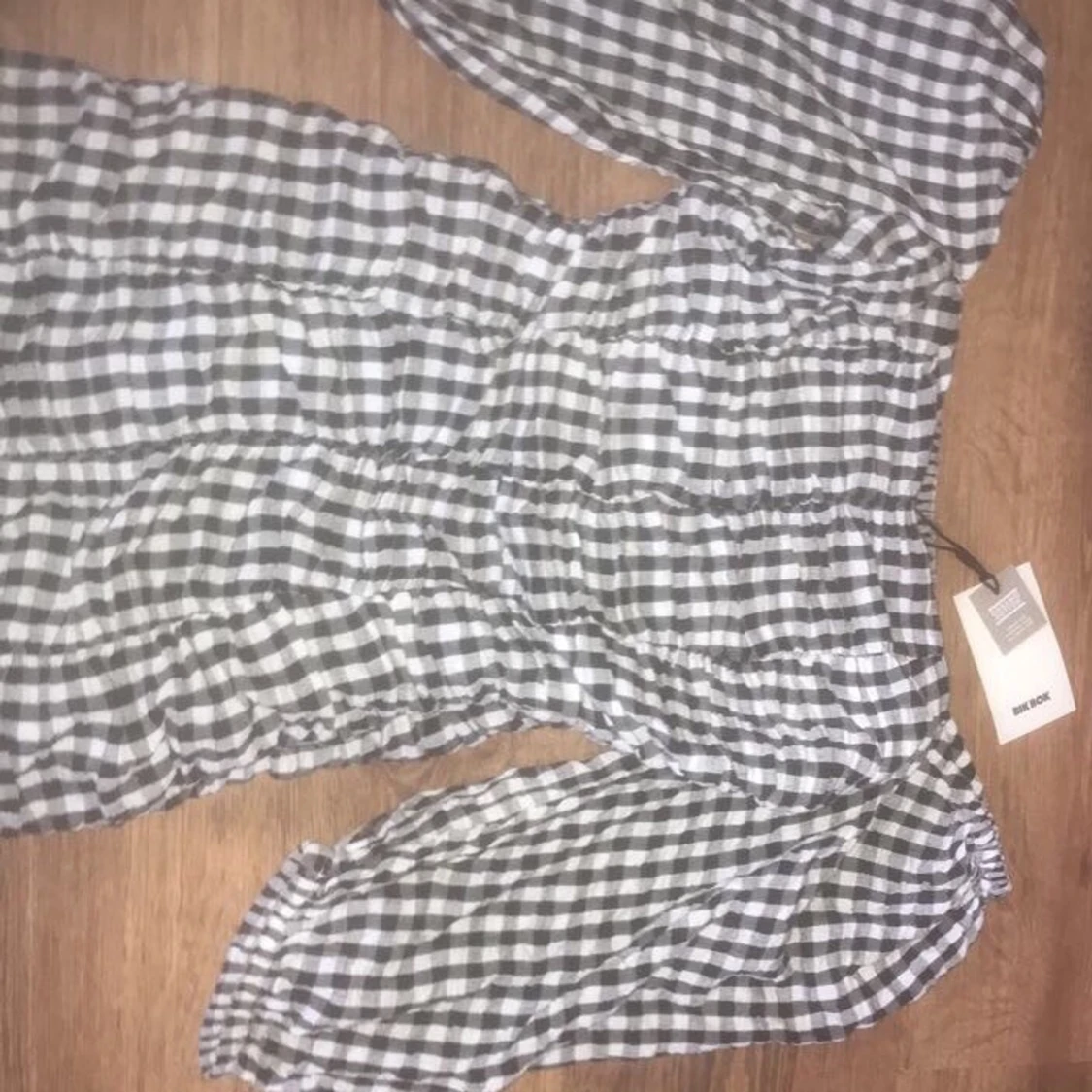 Of shoulder klänning  prislappen kvar 150 med frakt inräknat  - 91