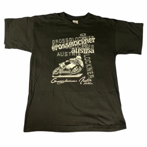 T-shirt  - Säljer massor av tishor! Erbjuder alltid Samfrakt och mängdrabatt 