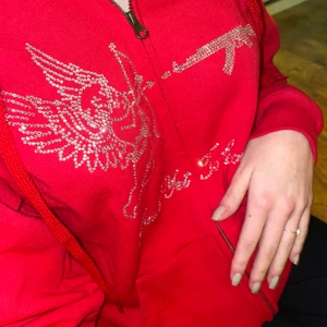 Rihnstone hoodie - Säljer denna till någon som behöver den mer än jag🥰