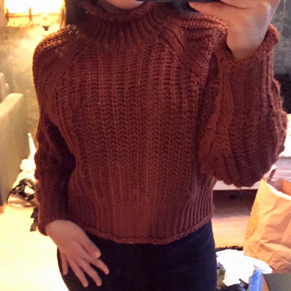 Brun stickad polotröja från H&M