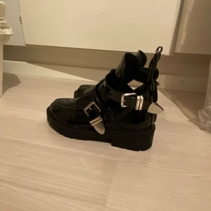 Nelly chunky boots  - Nästintill oanvända chunky boots i storlek 37. Normala i storleken. 