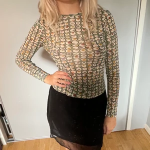 Meshtröja - Cool nice fint mönstrad meshtröja! Sitter som en smäck! Möts upp på söder elr fraktar