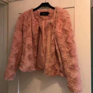 Fluffjacka - Fluffjacka i rosa, fint skick stl M