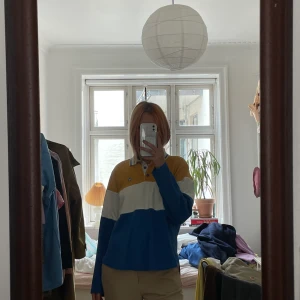 United Colors of Benetton shirt - Cute United Colors of Benetton shirt in small💙🤍💛