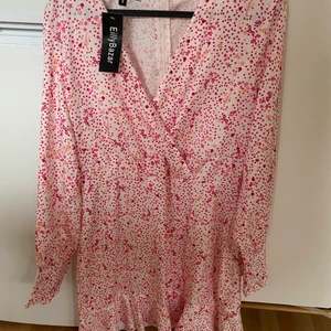 Klänning strl 38/M  - Klänning, ny med prislapp