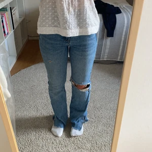Pull and bear jeans  - Säljer dessa sjukt snygga favoriter, tyvärr lite för små… superbra skick! Kan mötas upp eller postas. Pris exil frakt