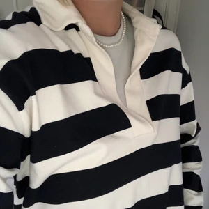 Trendig tröja från zara - Säljer min fina tröja från zara då jag aldrig fått användning av den:(