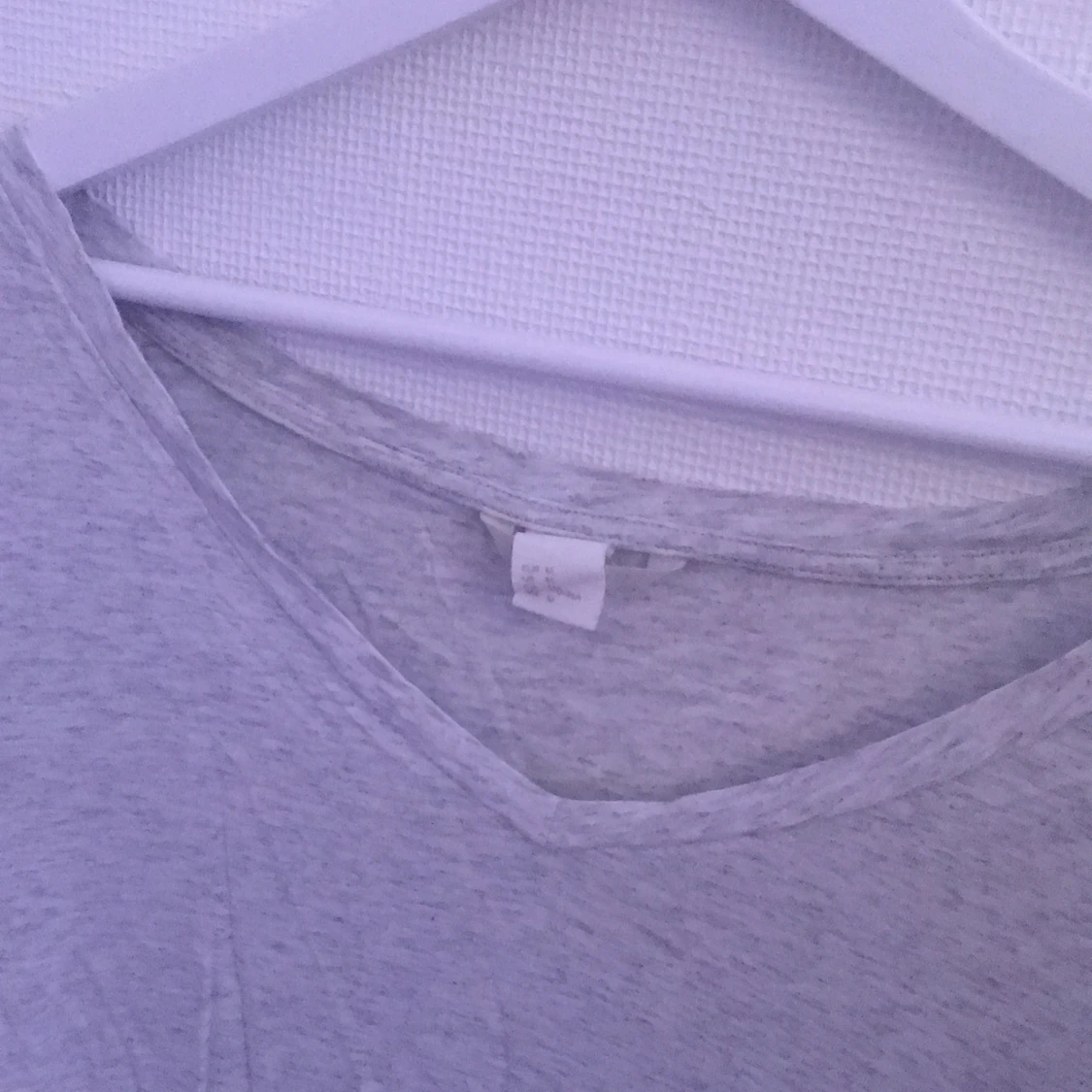 Grå V ringad tröja - 90