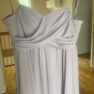 Snygg fest/balklänning - Aldrig använt ,storlek 34. Balklänning/ festklänning lång