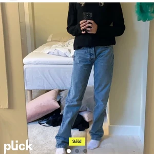 Jeans  - Säljer dessa as snygga jeans från Zara som inte säljs längre. Dom har tyvär blivit försmå för mig, köpta för 359 kr. Buda från 200 eller köp direkt för 350 kr. (Lägger upp igen pga hon hörde inte av sig hon som skulle köpa). 💘