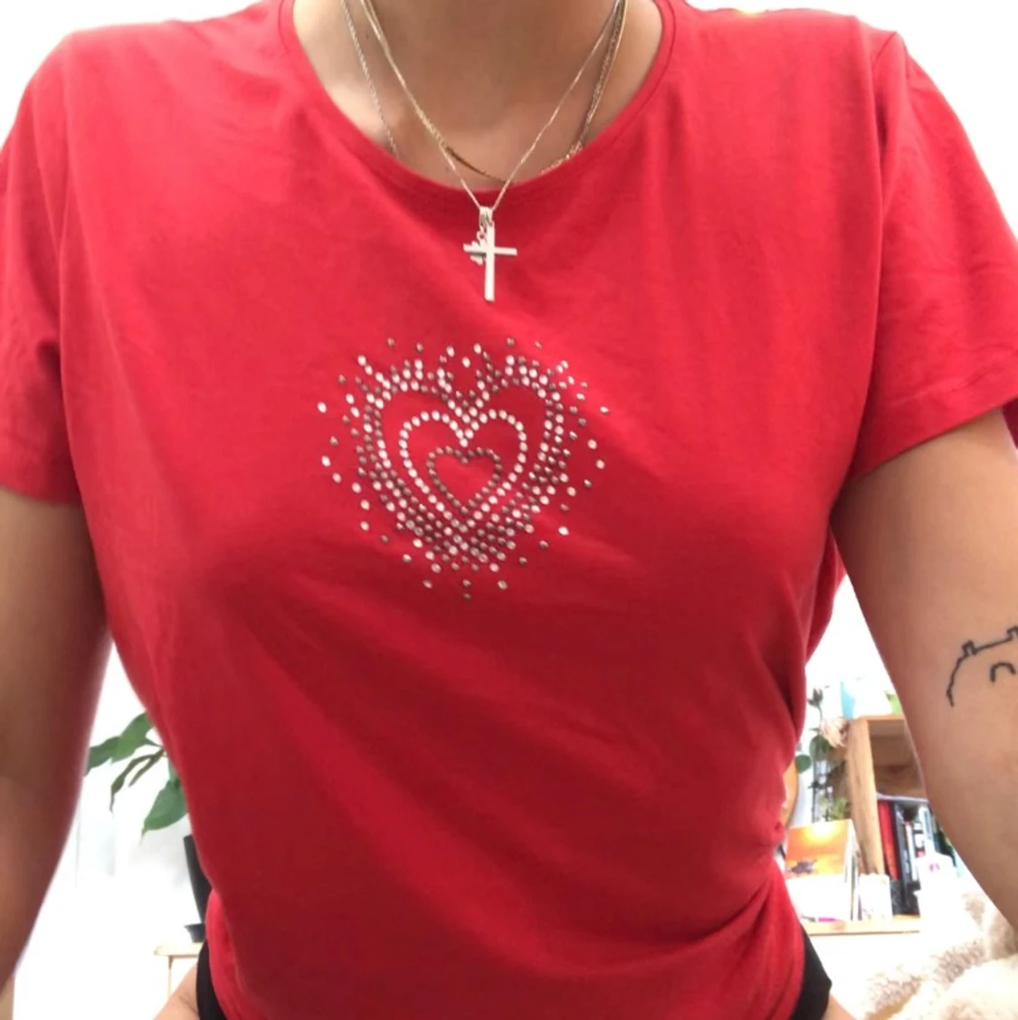 Röd topp med glitter tryck - 90