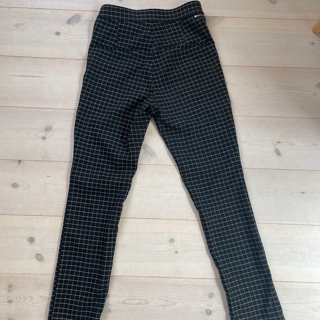 Rutiga kostymbyxor från HM - 90