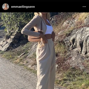 NA-KD topp beige - Aldrig använd 