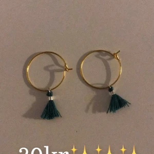 Örhängen  - Hej! Dom här kan du köpa utav mig✨✨✨