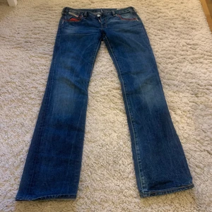 Diesel jeans - Lågmidjade Bootcut diesel jeans! Säljer på grund av att dom ej används men gillar verkligen dessa😍 För fler bilder skriv i chatten.