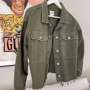 Vår jacka - Den trendiga jackan från Zara, stl S💚 Köparen står för frakten! 