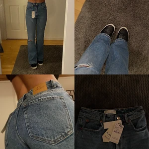 Jeans (strandivarius) - Jättefina jeans från strandivarius men säljer de då de ej blivit använda en enda gång på flera månader, lappen sitter kvar. Hål på vänstra knät, som fortfarande är som när de blev köpta. Jag är 170. Endast Swish och post