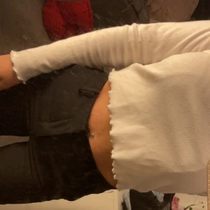 tröja  - super fin vit ribbad tunn tröja, alldrig använd och lapp kvar 