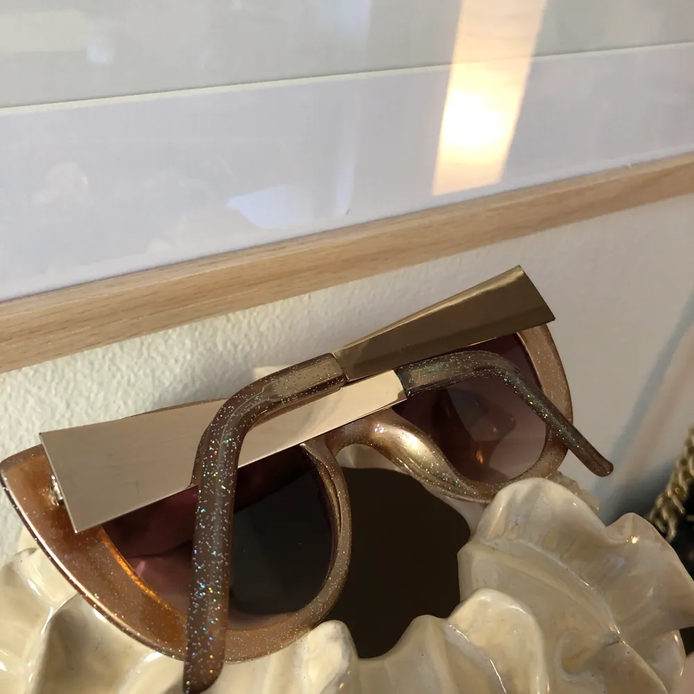 Superfina solglasögon från Mango 💘 . Accessoarer.