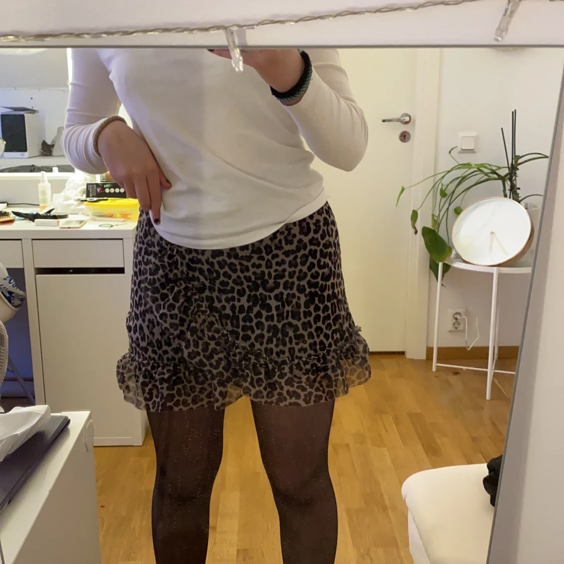 Leopardkjol med volang 