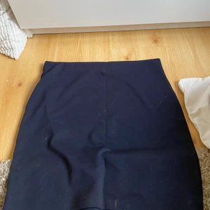 Kort kjol svart - Använd fåtal gånger, står ej för frakt