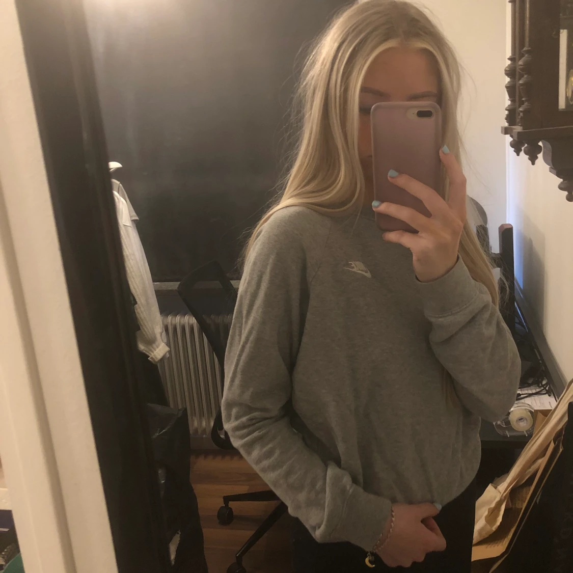 Nike sweatshirt