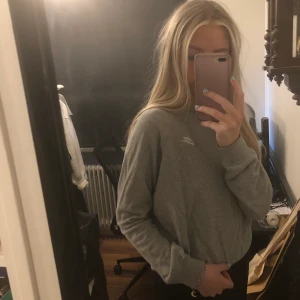 Nike sweatshirt - Storlek S. Som ny. Köparen står för frakt.