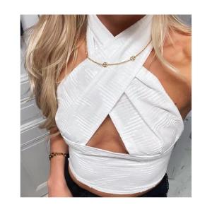 Toppar - Kolla gärna in mitt instagramkonto @topsbyme, där jag säljer mina egna sydda toppar. Första droppet är idag kl 12 🦋⭐️🪡