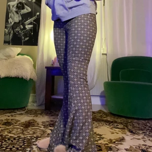 Bootcut byxor  - Super coola 70-tals inspirerande byxor. Oanvända, köpta second hand. 