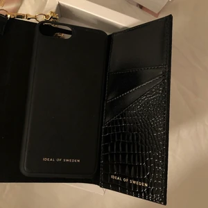 Ideal of Sweden skal  - Vissa är använda vissa inget alls, därav varierar priserna. Passar iPhone 8+ 