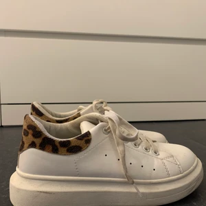 Leo skor - Leo skor, endast använda fåtal gånger, superfint skick, köpta för 599kr, säljer för 150kr, storlek 38