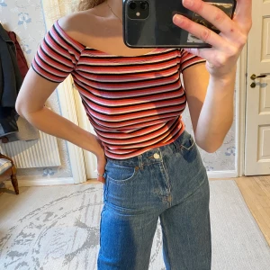 Topp i storlek 36 - Supersöt off-shoulder topp från Mango i storlek 36!😍