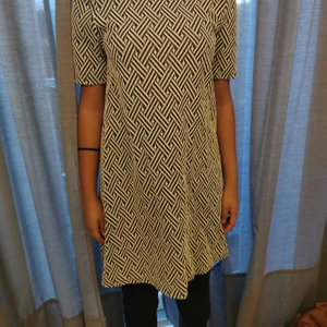 Klänning svart - Kläning i svart vitt 