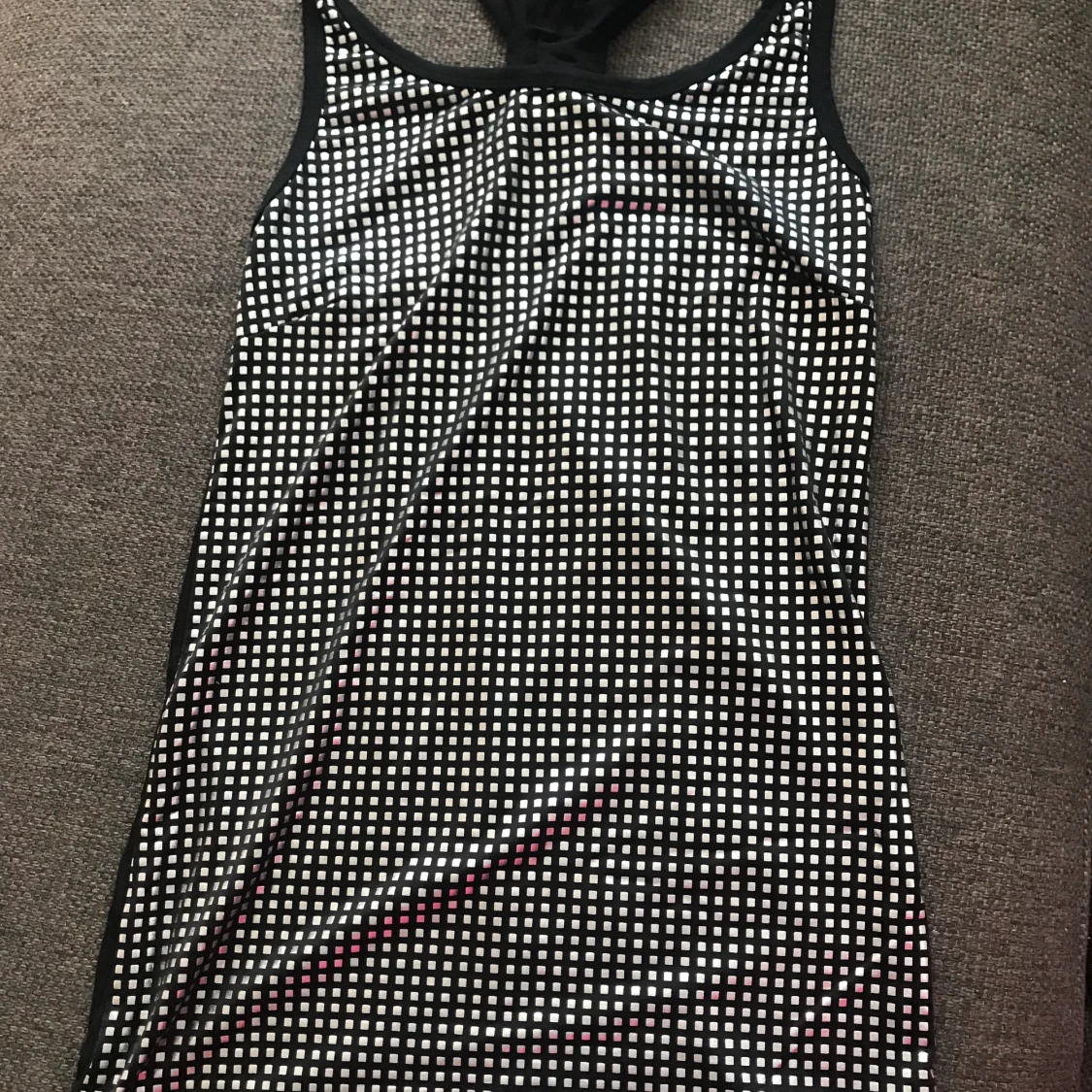 Silver och svart linne