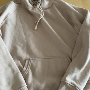 Hoodie - En beige hoodie från BIKBOK.💕