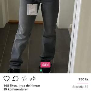 (Lånade bilder) själjer mina lågmidra jeans från zara då jag inte använder dom. Helt nytt skick och bara provade. Storlek 36 och sitter bra i midjan men dom är lite för långa på mig som är 167❤️