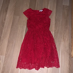 Hampton republic - Julkläning som är använd 2 gr, säljer jag💞 storlek 146💞 nypris 199kr men jag sälje den för 99kr💞hör av er om pris eller intresse👍köparen står för frakten💞storlek 146