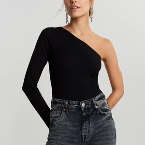 helt ny topp från new yorker - helt ny topp från new yorker, stl s prislapp finns inte kvar men som sagt inte använd🤍50kr