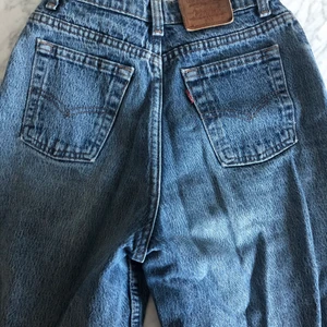 LEVIS 533 - Perfekta klassiska jeans. Passar mig som är 1,70 lång och har XS-SMALL