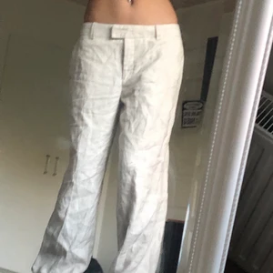 Linne byxor / kostym byxor  - Säljer dessa byxor för de alldeles för stora för mej så skulle säga det skulle passa M annars s de beror på om hur stora lår du har 💓